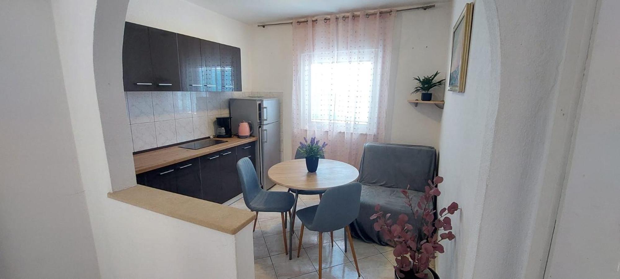 Apartament Mestral *